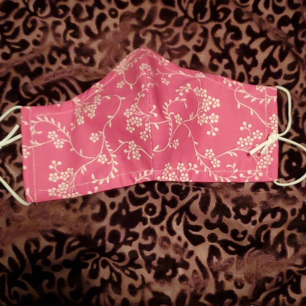 Flower face mask with adjustable straps and pocket